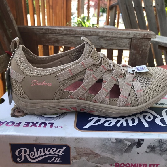 Women’s Skechers 5.5 . - Picture 6 of 8